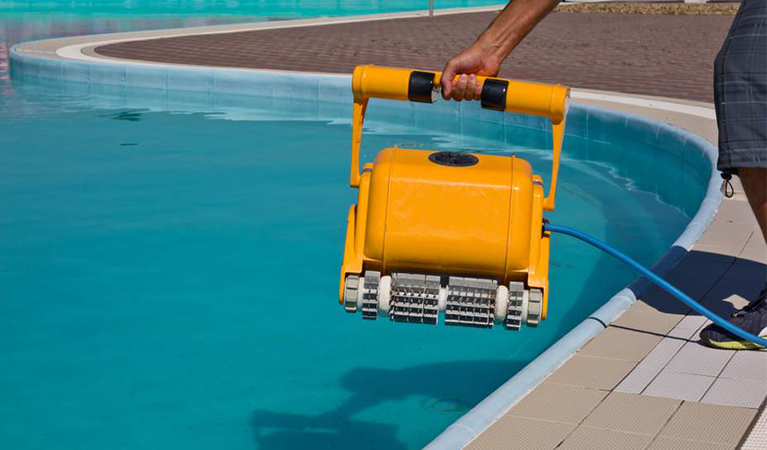 Quel robot électrique choisir pour la forme de ma piscine ?-2